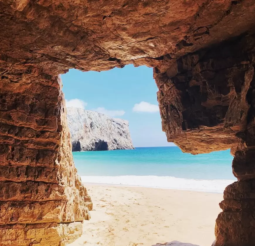 gruta da Praia do Beliche